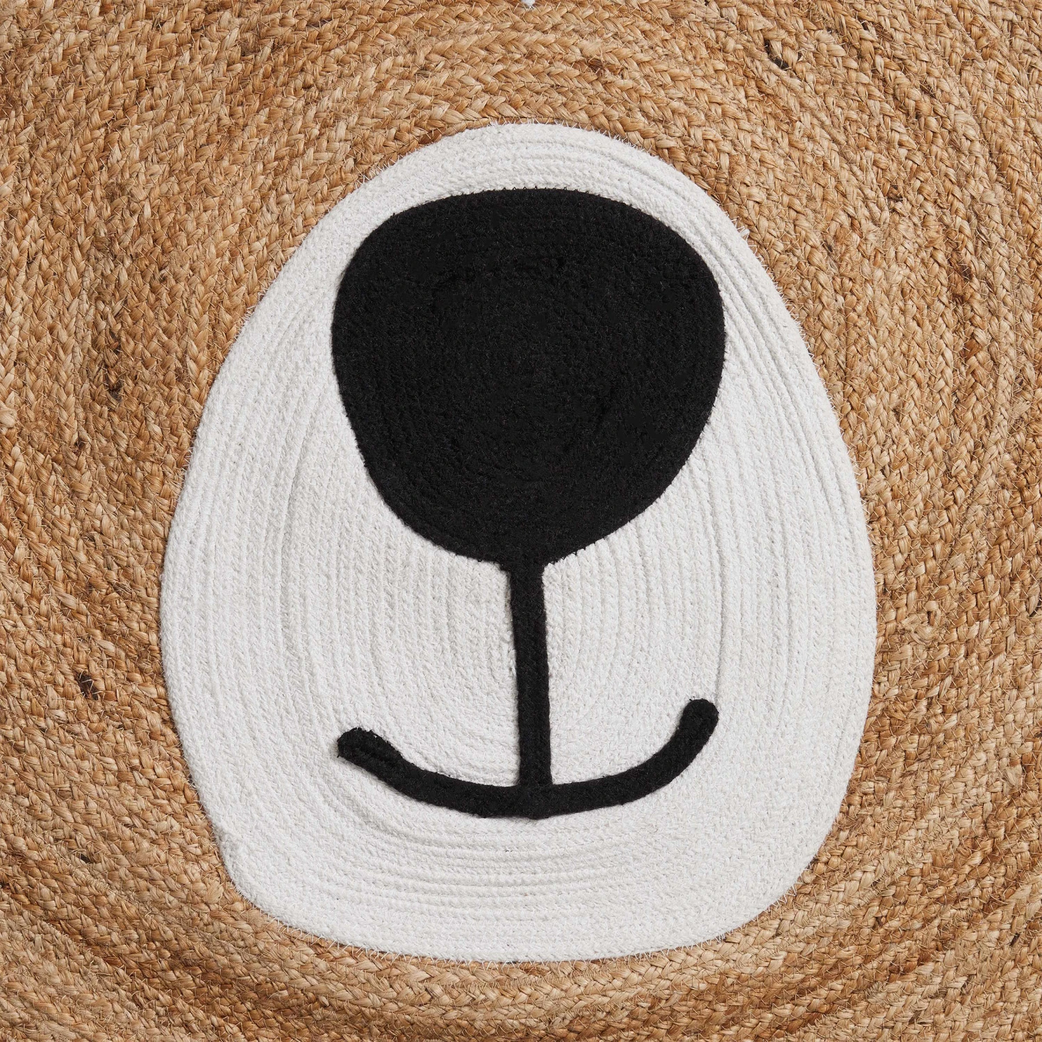 TINY TOWNHanf-Teppich Bär Ø110cm 6 TINY TOWNHanf-Teppich Bär Ø110cm – Bild 4